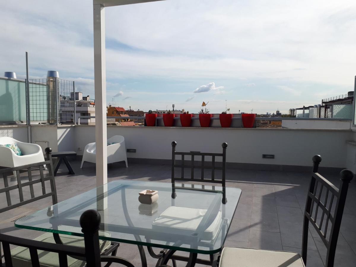 Penthouse 41 In Trastevere With Big Terrace Roma Exterior foto