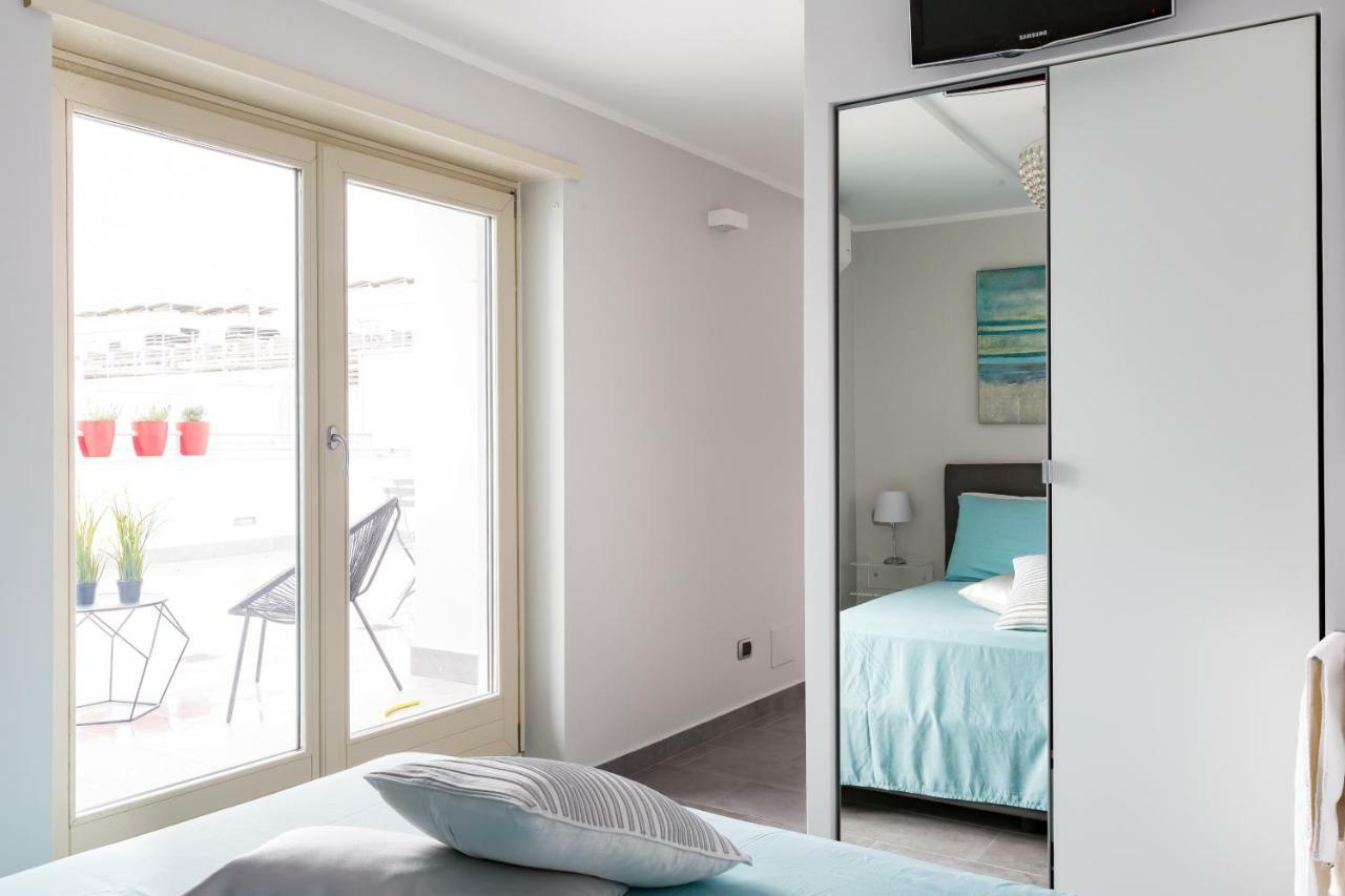 Penthouse 41 In Trastevere With Big Terrace Roma Exterior foto